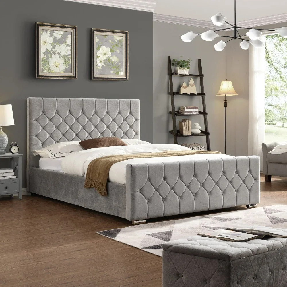 سرير Glendale من قماش مخملي مبطن بأزرار